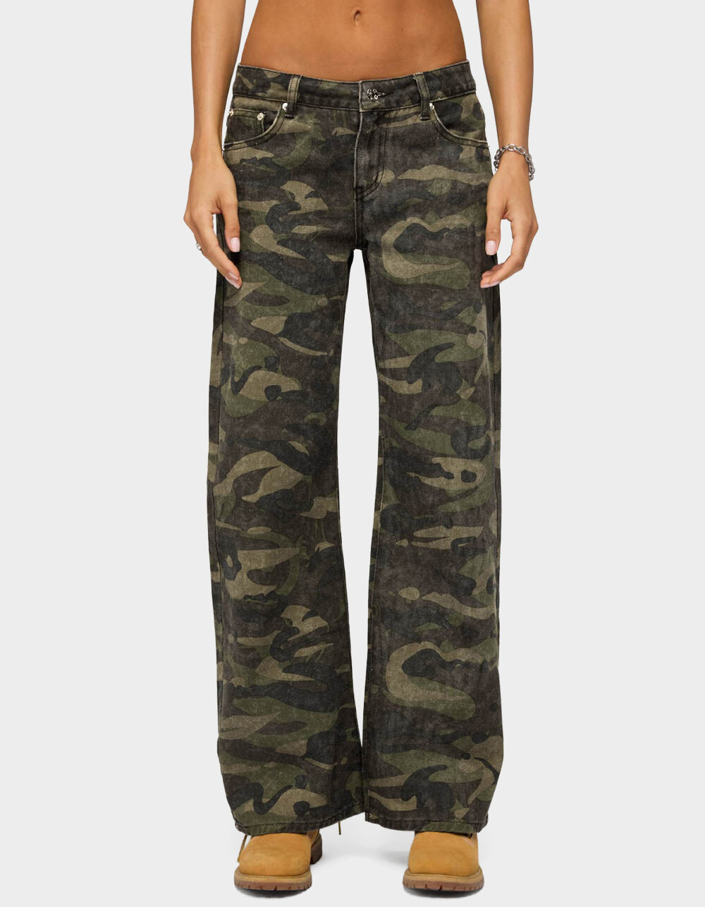 EDIKTED Soya Camo Low Rise Baggy Jeans